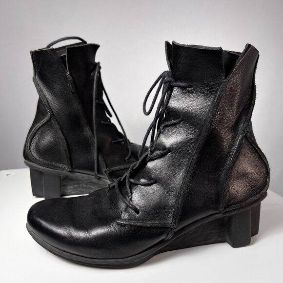 TRIPPEN Lace Up Ankle Black Distressed Leather Boots 39EU- 8.5US - Picture 3 of 9